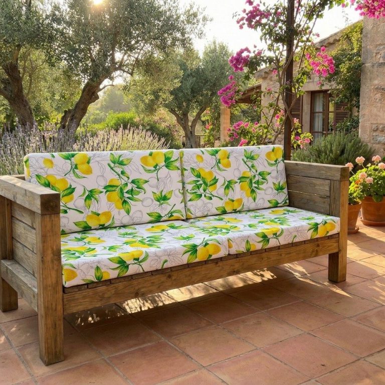 DIY-outdoor-lounge.com Sofa TUSCANY mit Polstern im Zitronenmuster Schöne Polster werten das DIY outdoor-lounge.com SOFA TUSCANY auf